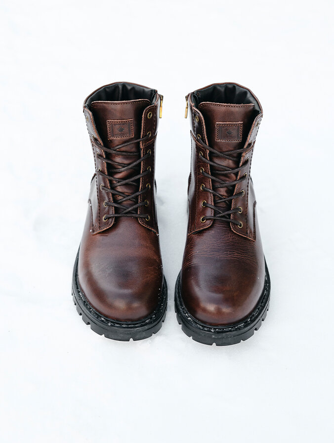 https://www.canadasnow.com/pub_docs/files/CS-SITE_MALL_BPUFF_676x898_bpuff_herr_shoes.jpg
