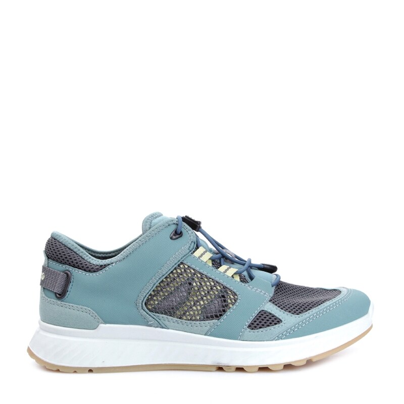sneaker news canada