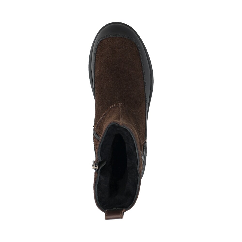 Mount Vitra Curling Boots